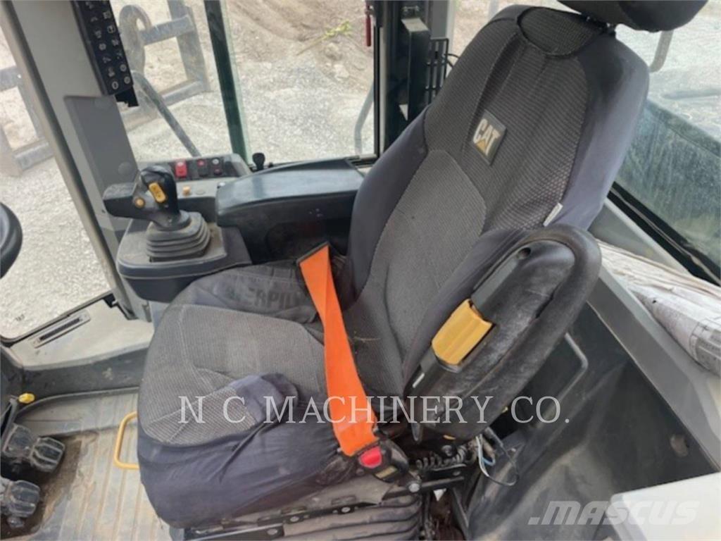 CAT 950M Utovarivači na točkove