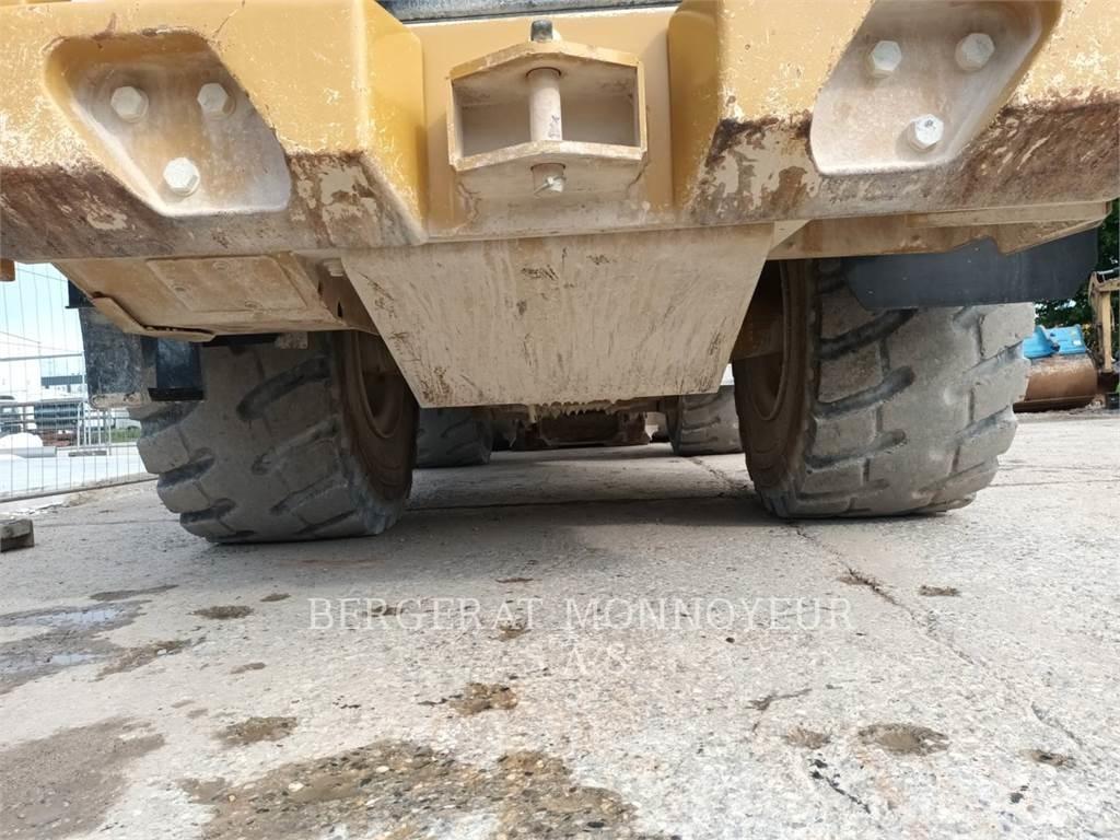 CAT 966M Utovarivači na točkove