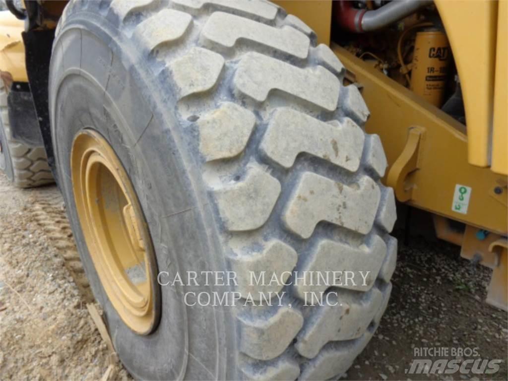 CAT 966M Utovarivači na točkove