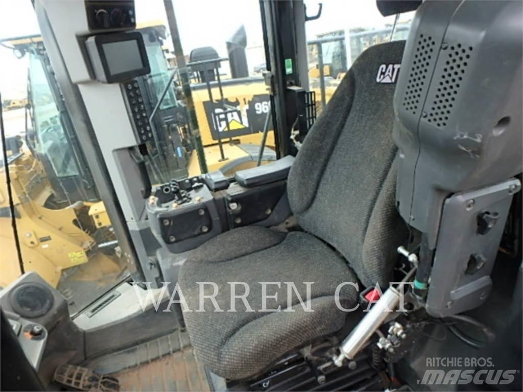 CAT 966M Utovarivači na točkove