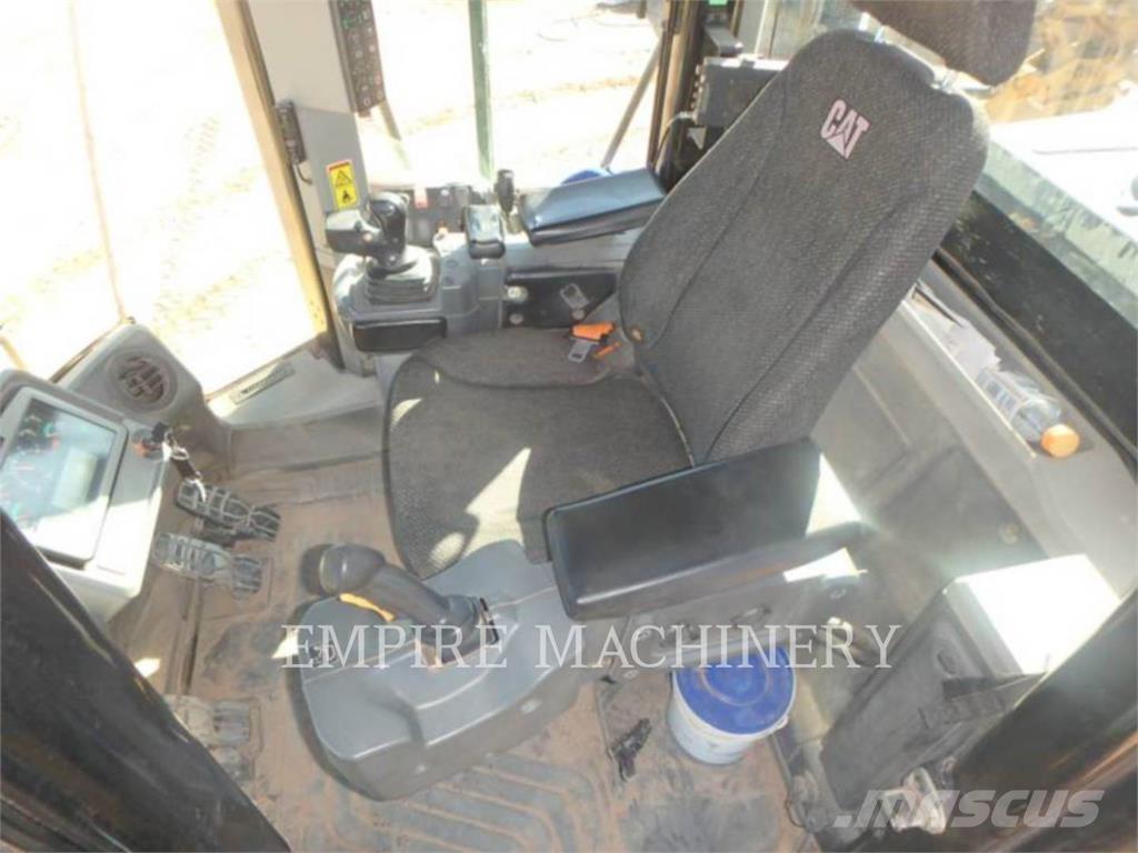 CAT 966M Utovarivači na točkove