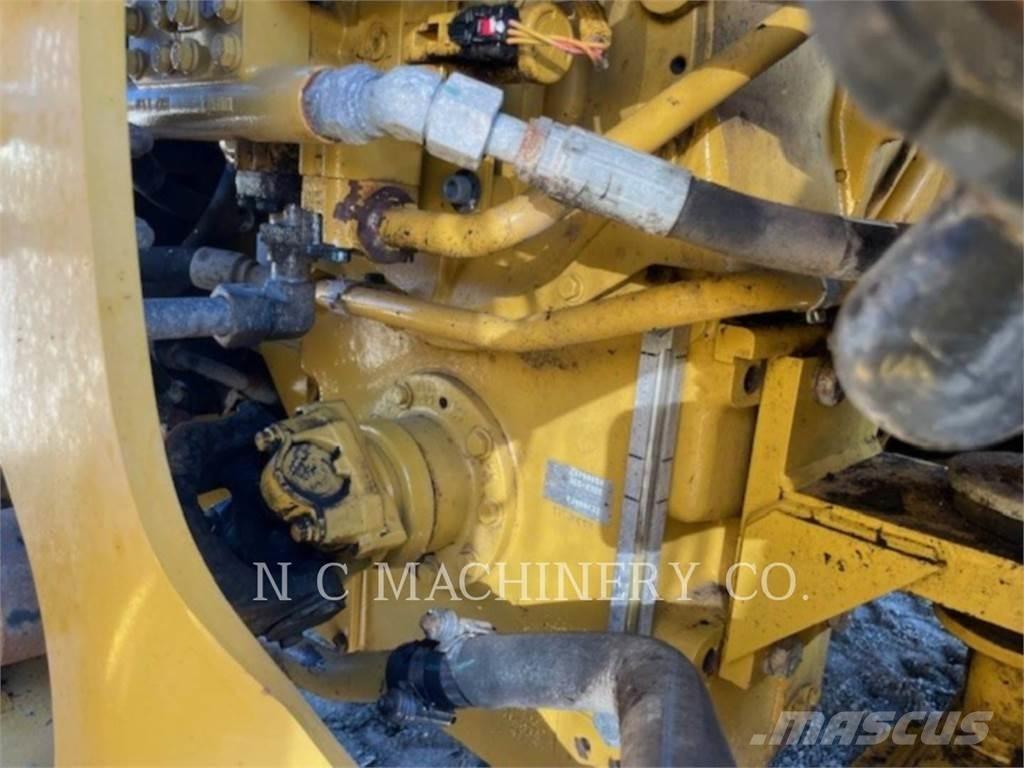 CAT 972M Utovarivači na točkove