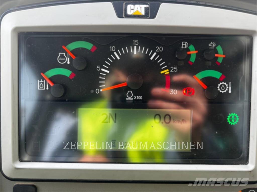 CAT 972M Utovarivači na točkove