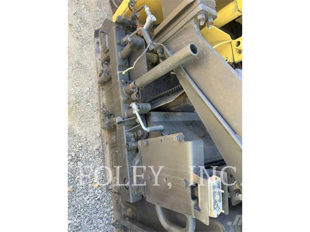 CAT AP-1055D Asfaltni finišeri