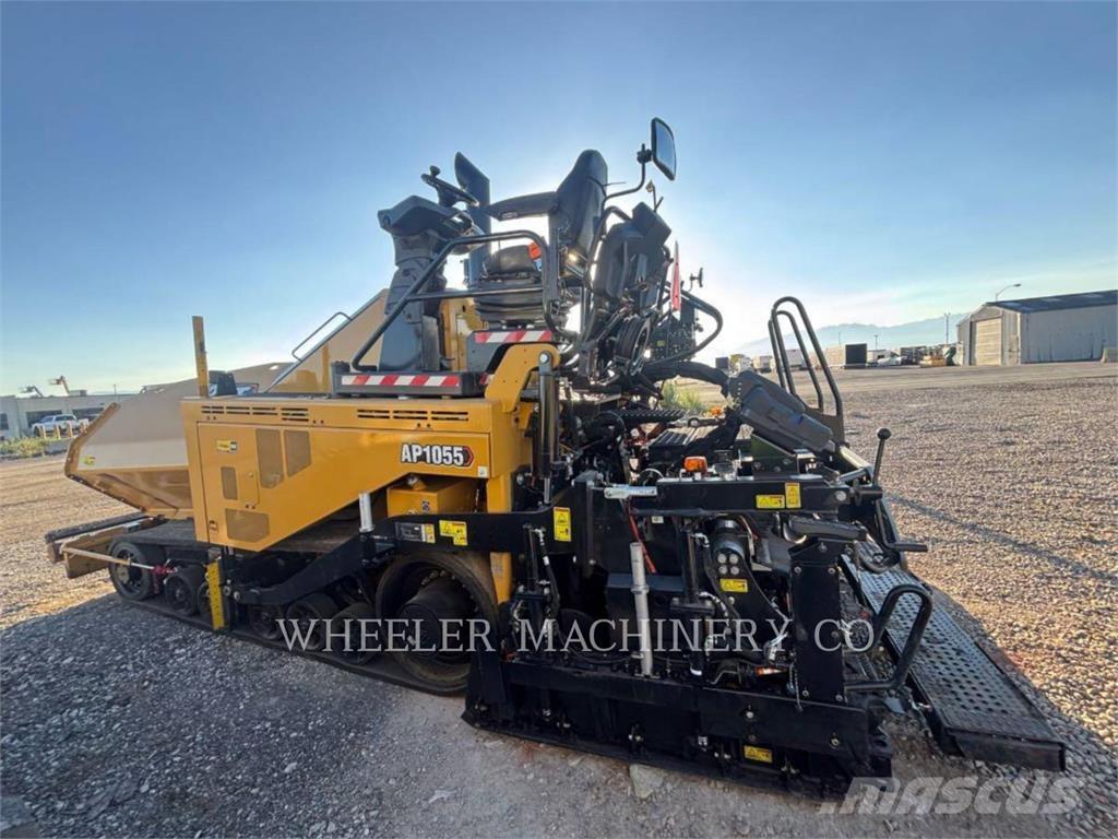 CAT AP1055 Asfaltni finišeri