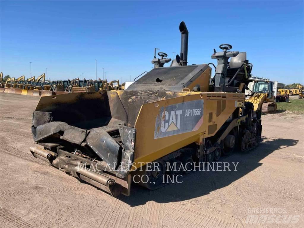 CAT AP1055F Asfaltni finišeri