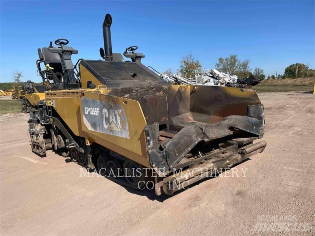 CAT AP1055F Asfaltni finišeri