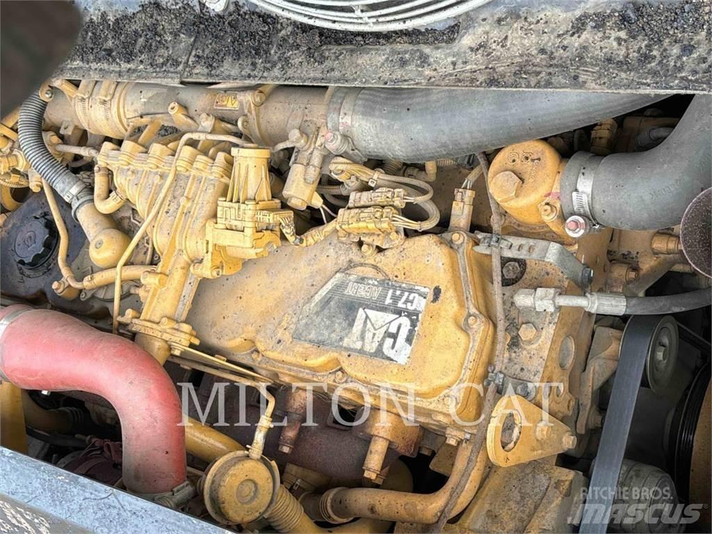 CAT AP1055F Asfaltni finišeri