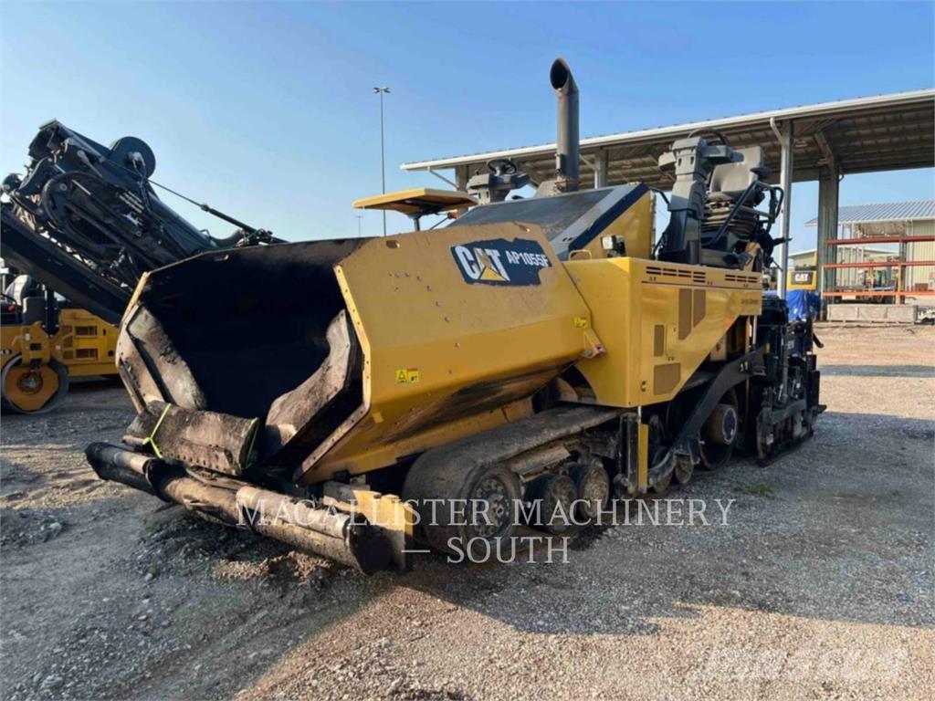 CAT AP1055F Asfaltni finišeri