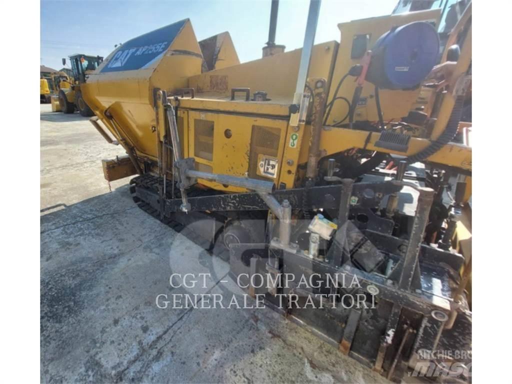CAT AP255E Asfaltni finišeri
