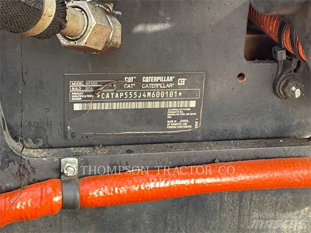 CAT AP555 Asfaltni finišeri