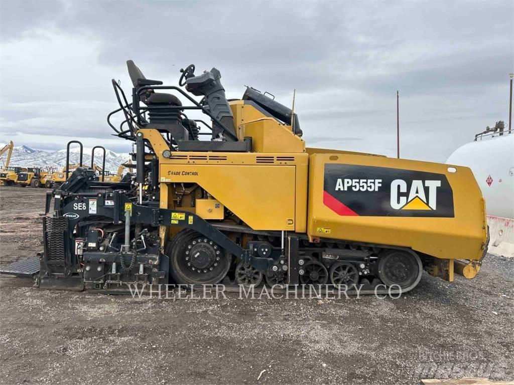 CAT AP555F Asfaltni finišeri