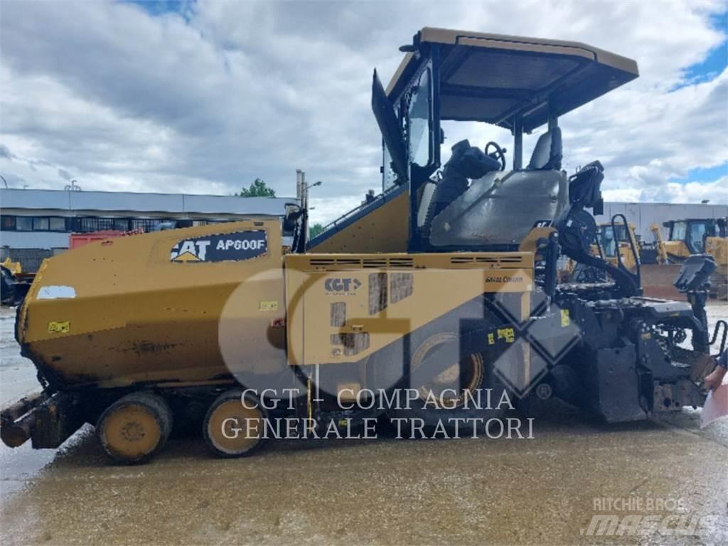 CAT AP600F Asfaltni finišeri