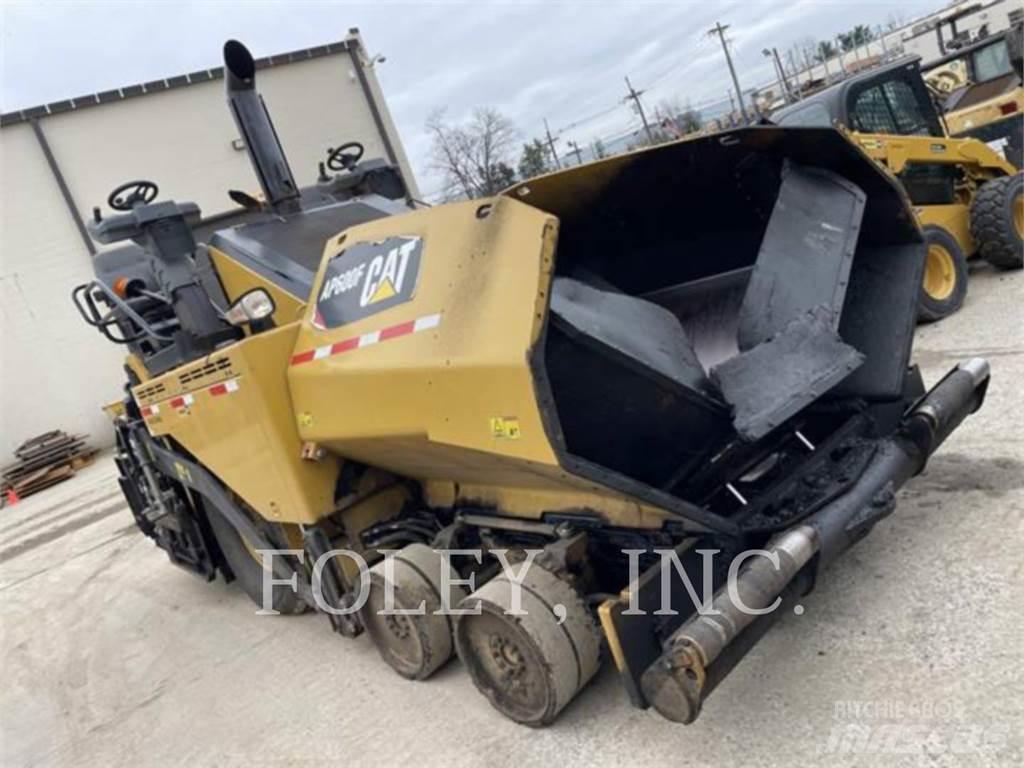 CAT AP600F Asfaltni finišeri