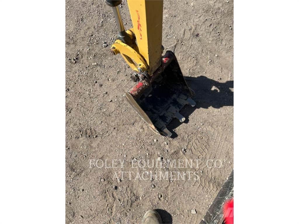 CAT BK300P15 Bageri guseničari