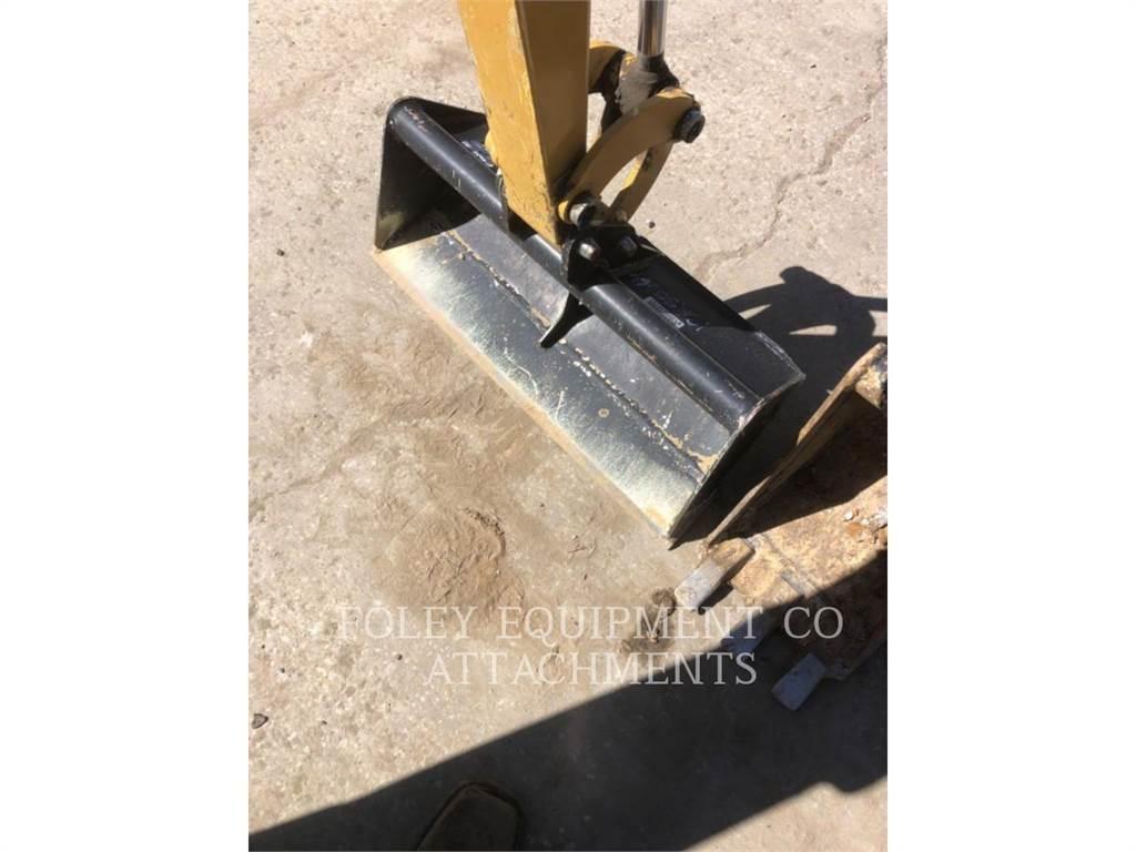 CAT BK300P28 Bageri guseničari