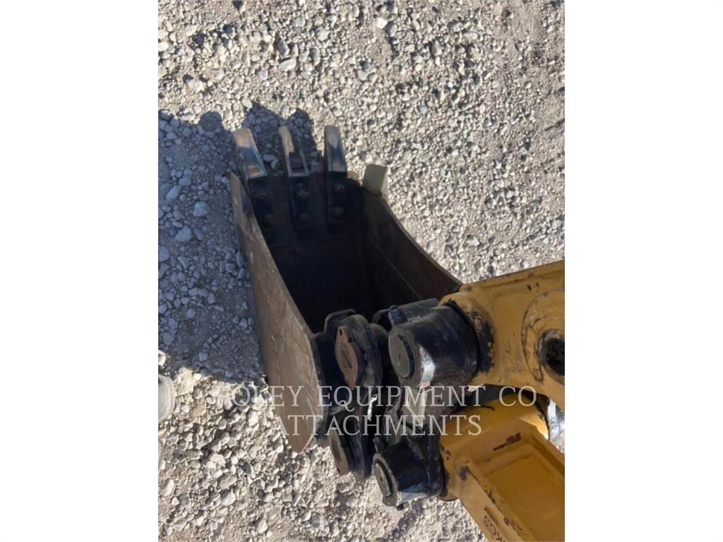 CAT BK302P12 Bageri guseničari