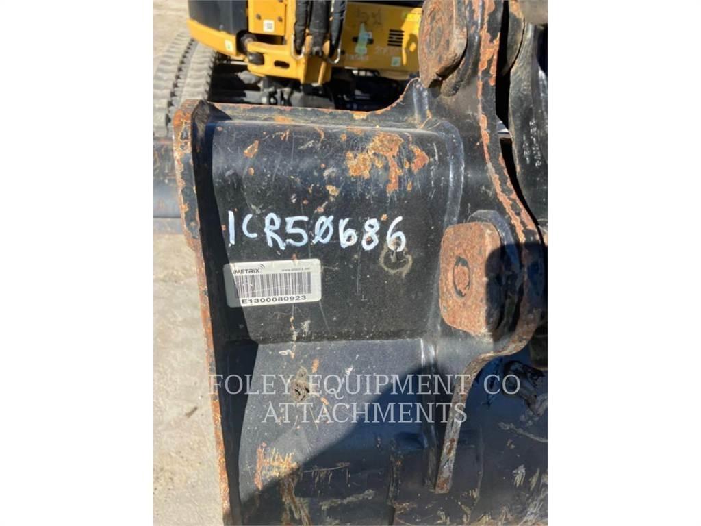 CAT BK302P24 Bageri guseničari