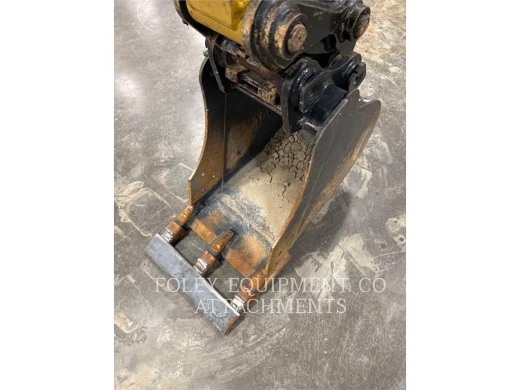 CAT BK303P16 Bageri guseničari