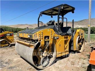 CAT CB15 CW Valjci sa duplim bubnjem