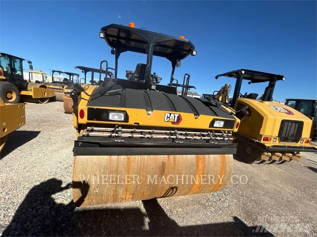CAT CB15 CW VV Valjci sa duplim bubnjem