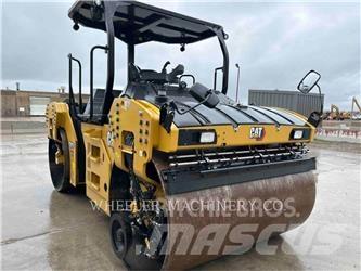CAT CB15 CW VV Valjci sa duplim bubnjem