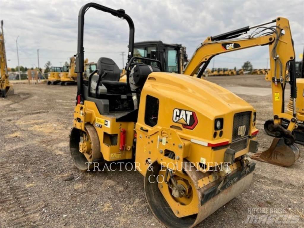 CAT CB2.7 Asfaltni finišeri