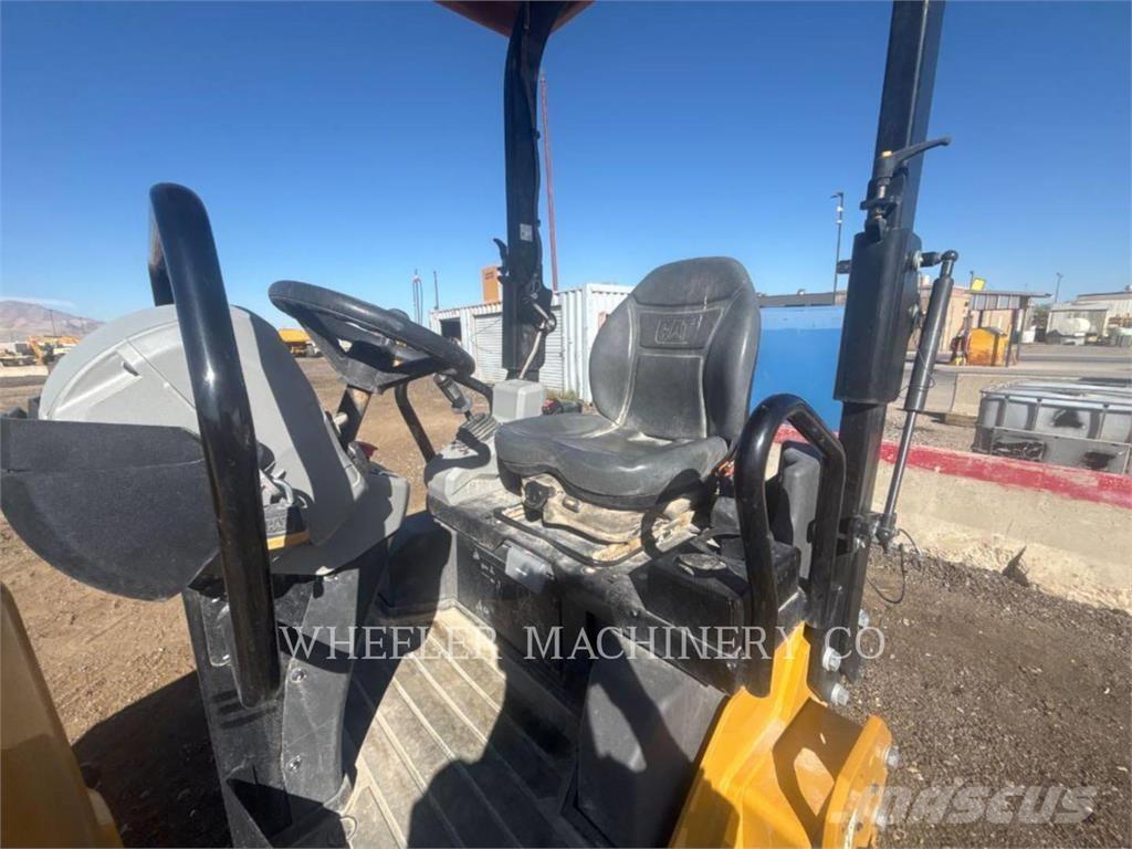 CAT CB2.7 GC Valjci sa duplim bubnjem