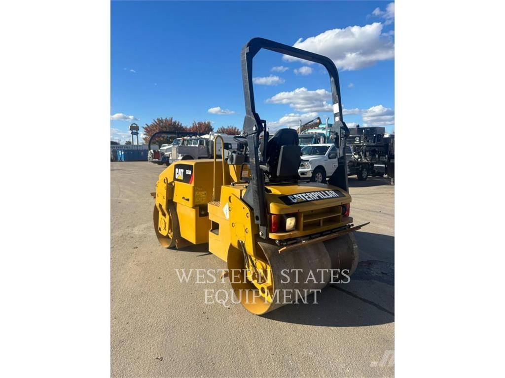 CAT CB34 Valjci sa duplim bubnjem