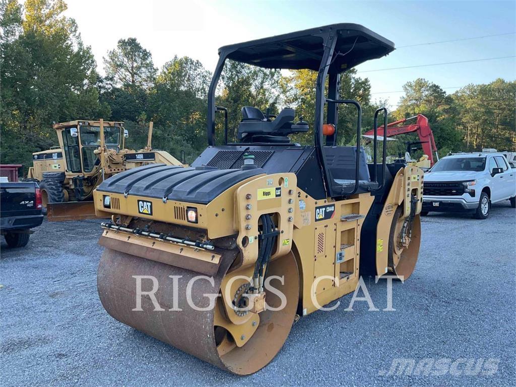 CAT CB44B Valjci sa duplim bubnjem