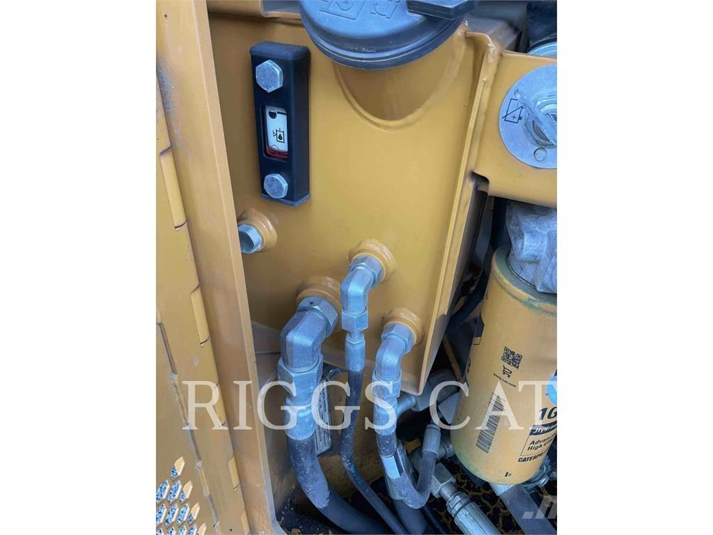 CAT CB44B Valjci sa duplim bubnjem