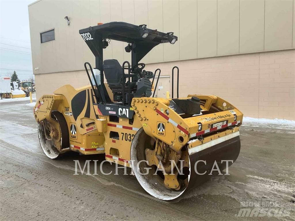 CAT CB54 XW Valjci sa duplim bubnjem