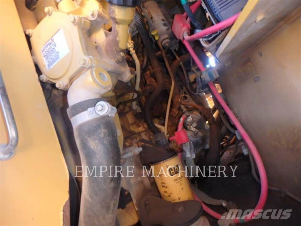 CAT CB66B Valjci sa duplim bubnjem