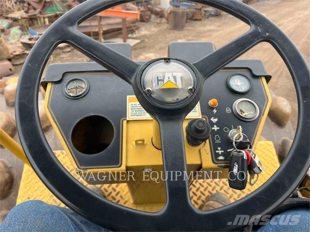 CAT CP563C Nabijači zemlje