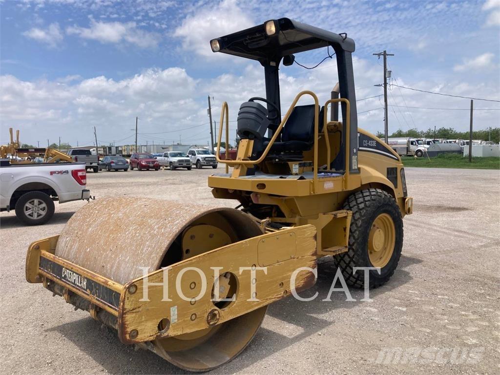 CAT CS-433E Valjci sa jednim bubnjem