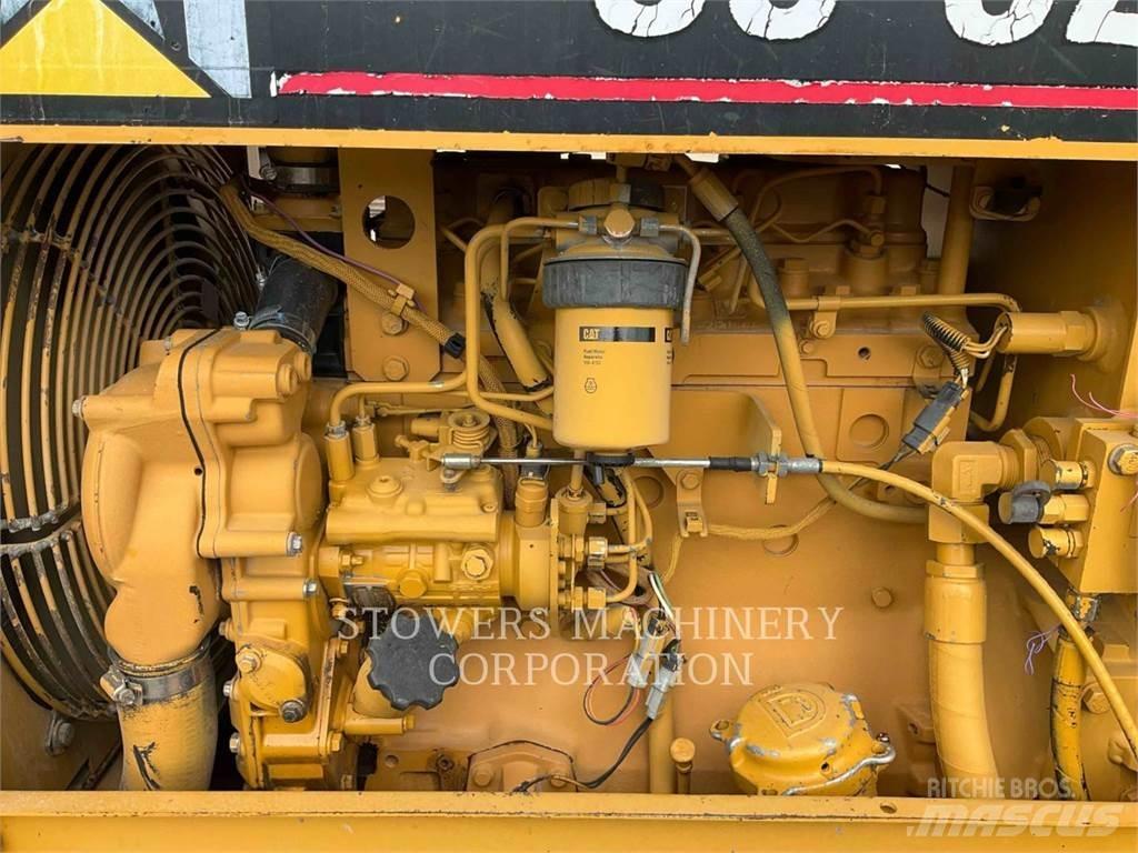 CAT CS323C Nabijači zemlje