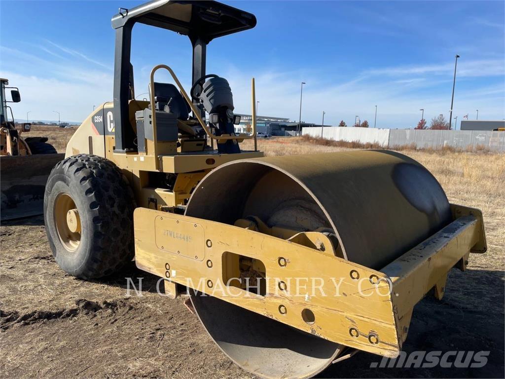 CAT CS54 Asfaltni finišeri