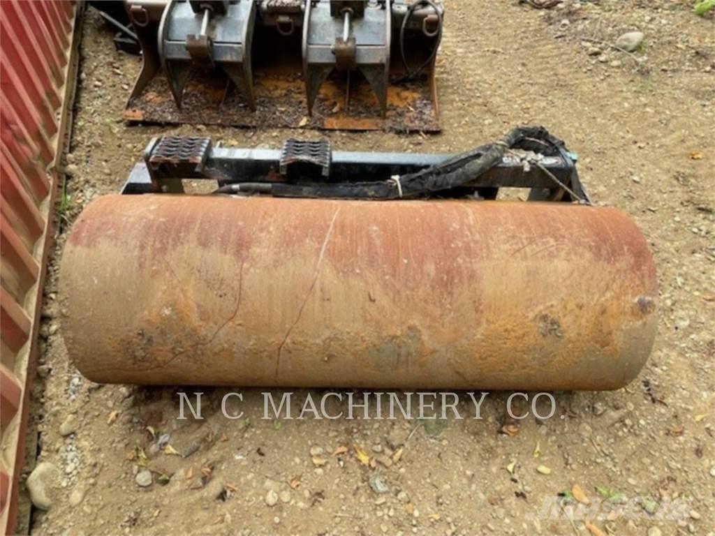 CAT CV117 Skid steer mini utovarivači