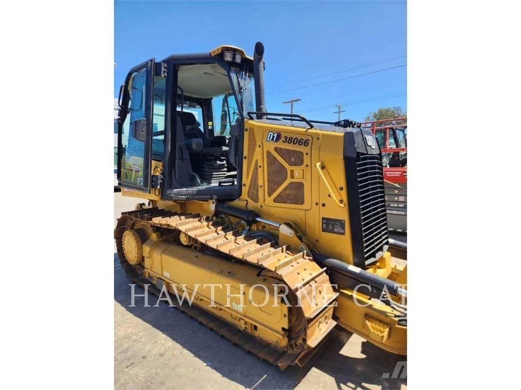 CAT D1 Buldožeri guseničari