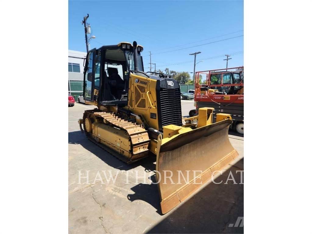 CAT D1 Buldožeri guseničari