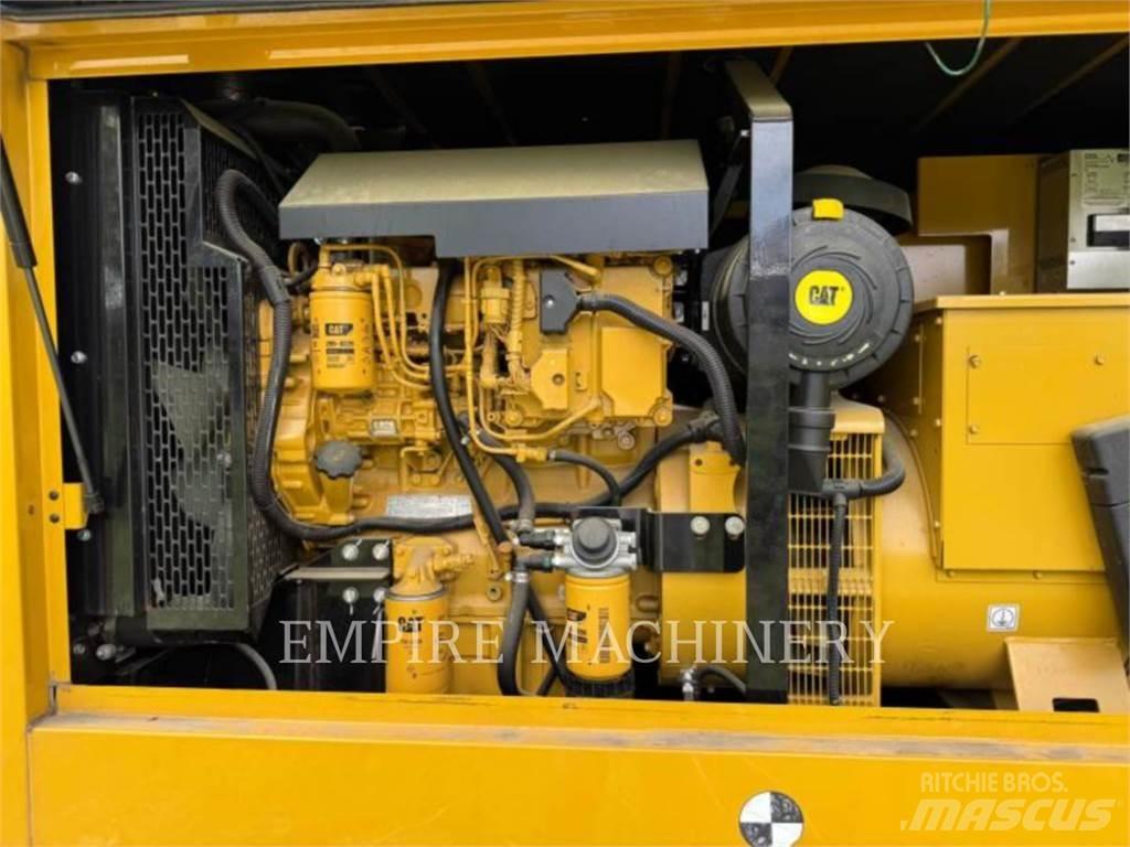 CAT D100 Dizel generatori