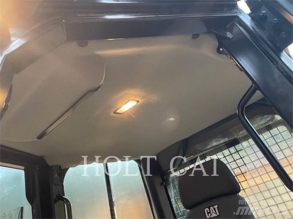 CAT D3-12LGP Buldožeri guseničari