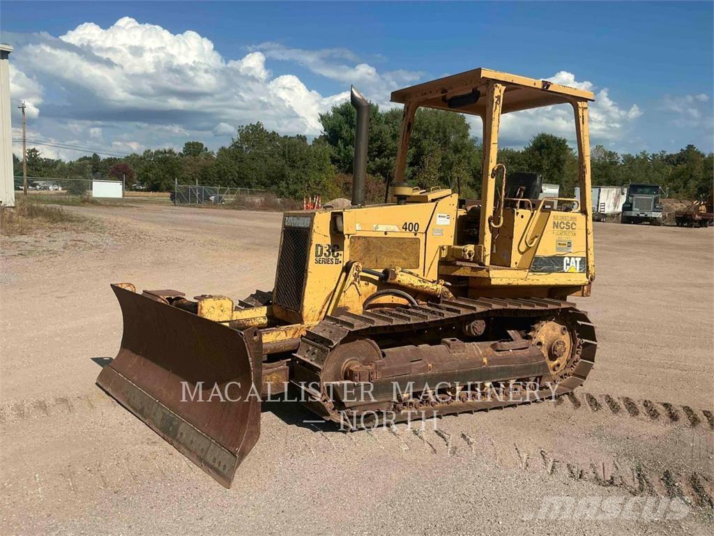 CAT D3C Buldožeri guseničari