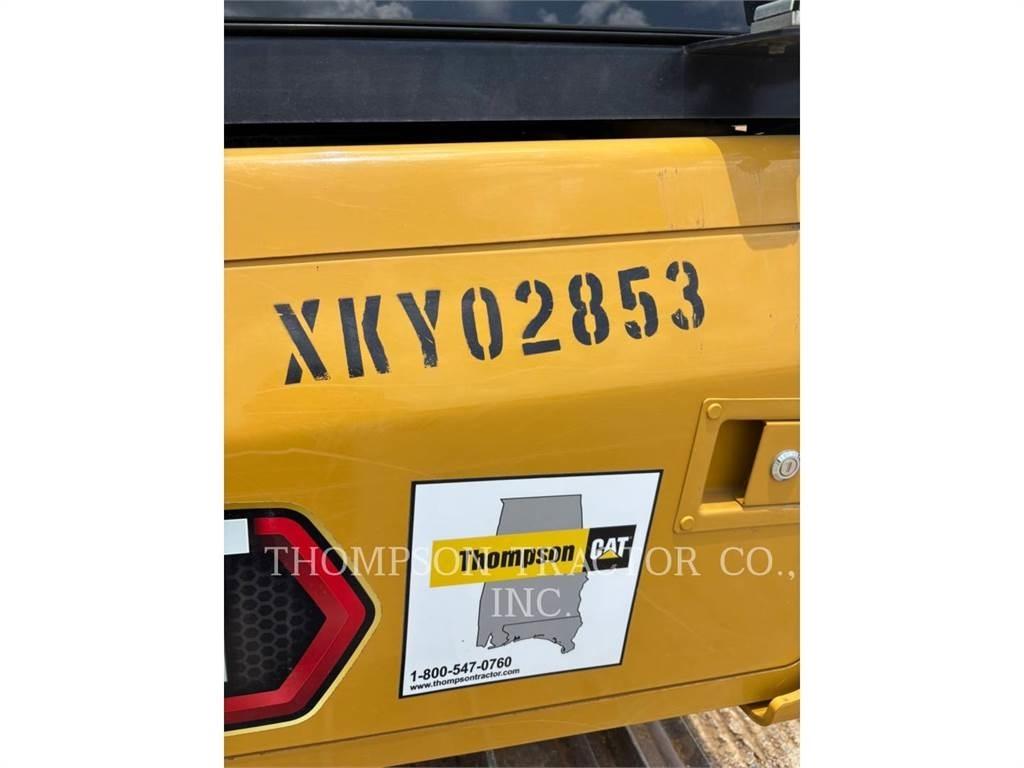 CAT D3LGP Buldožeri guseničari