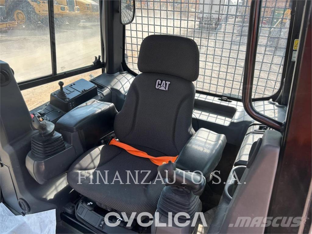 CAT D3LGP Buldožeri guseničari