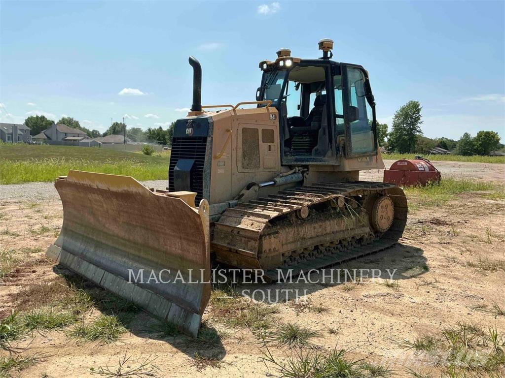 CAT D4 Buldožeri guseničari