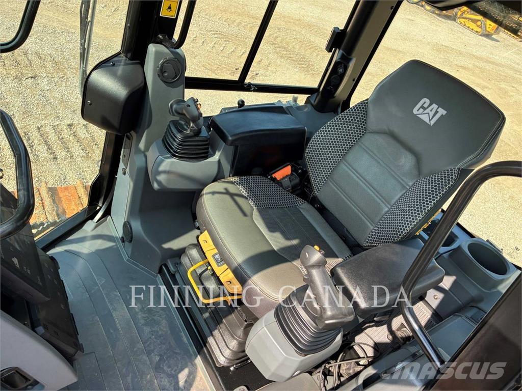 CAT D4-16 Buldožeri guseničari