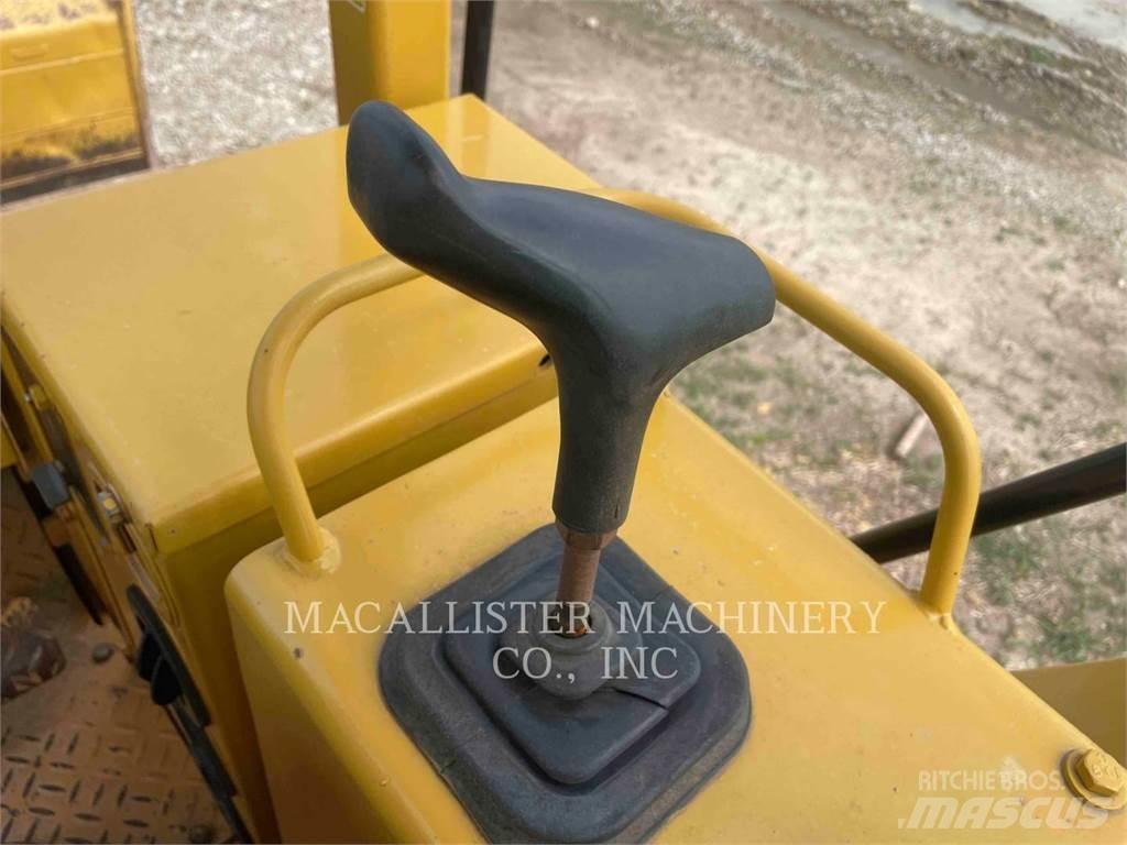 CAT D4C Buldožeri guseničari