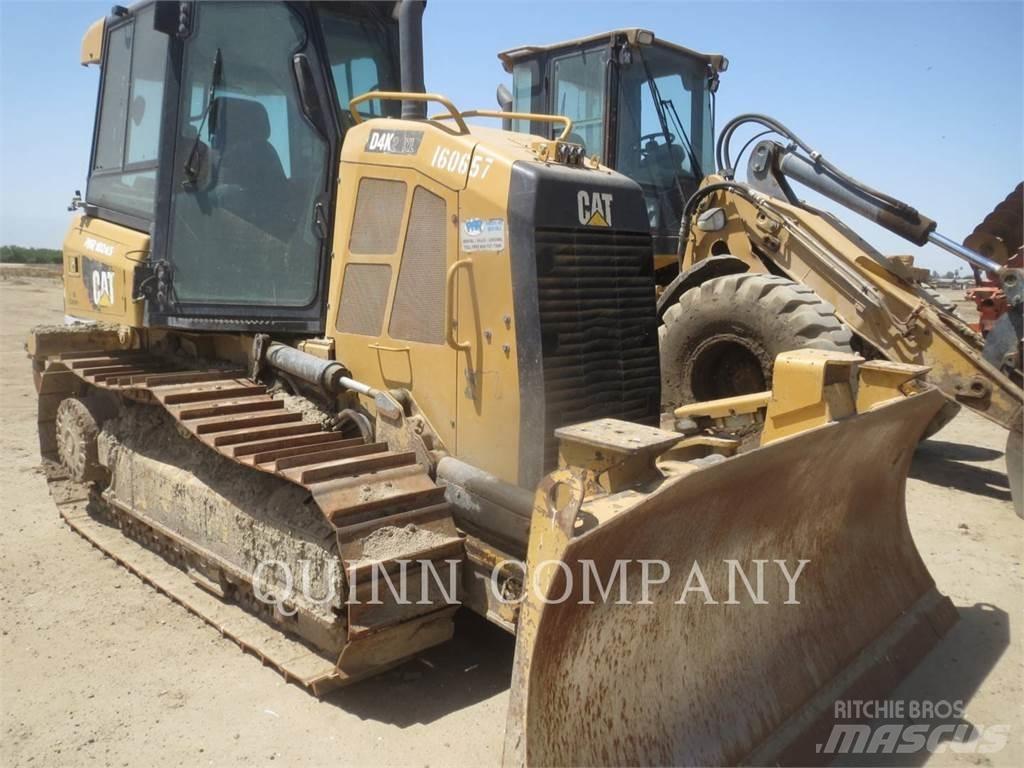 CAT D4K2 Buldožeri guseničari