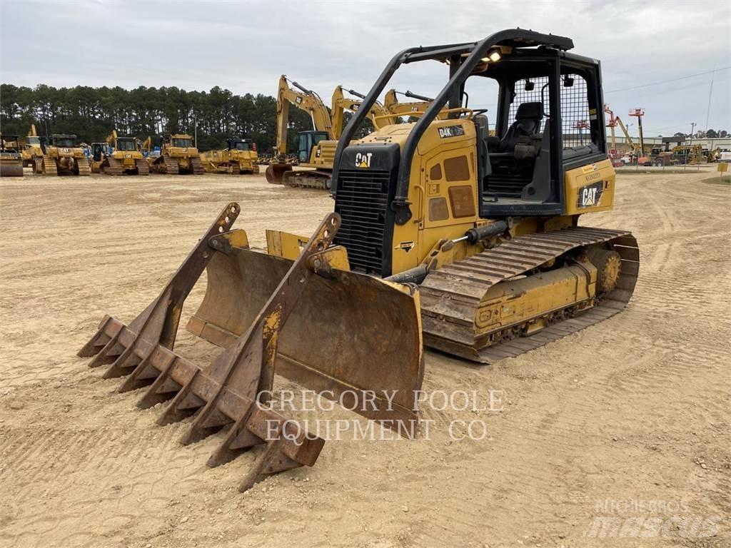 CAT D4K2LGP Buldožeri guseničari